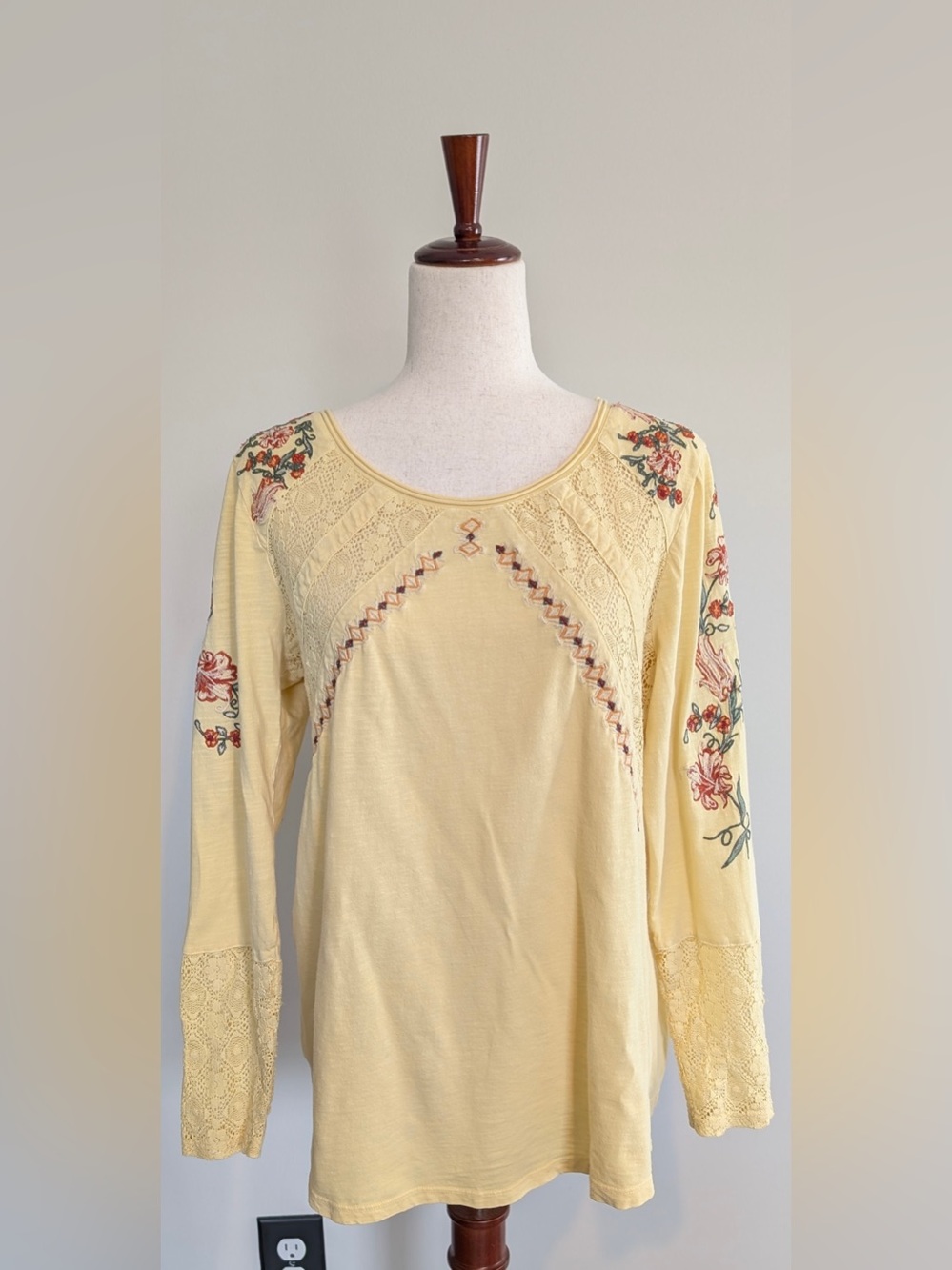 Sundance Embroidered Floral Lace Long Sleeve Top Boho-Chic Pale Yellow Sz Large